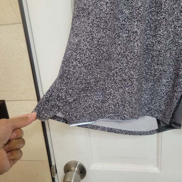 Lululemon Surge men's shorts size xl. - Picture 4 of 10